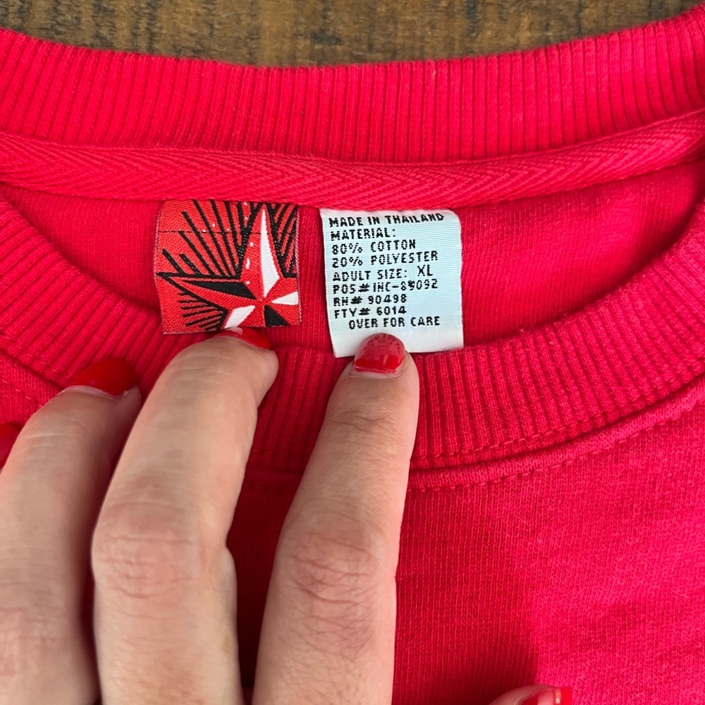 Vintage Marlboro Red Men's Sweatshirt - Picture 2 of 3